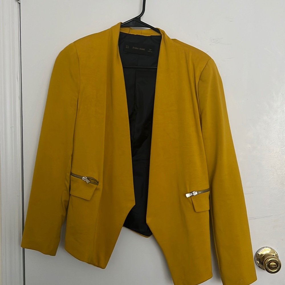 Yellow blazer, Zara